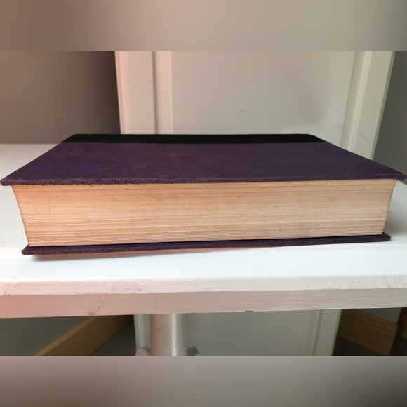 Twilight Saga Eclipse & Harry Potter Hardcover Books - Picture 15 of 15